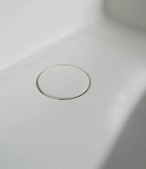 Double vasque Corian® WoodOne+ angulaire avec meuble bas à deux rangées par Henneke